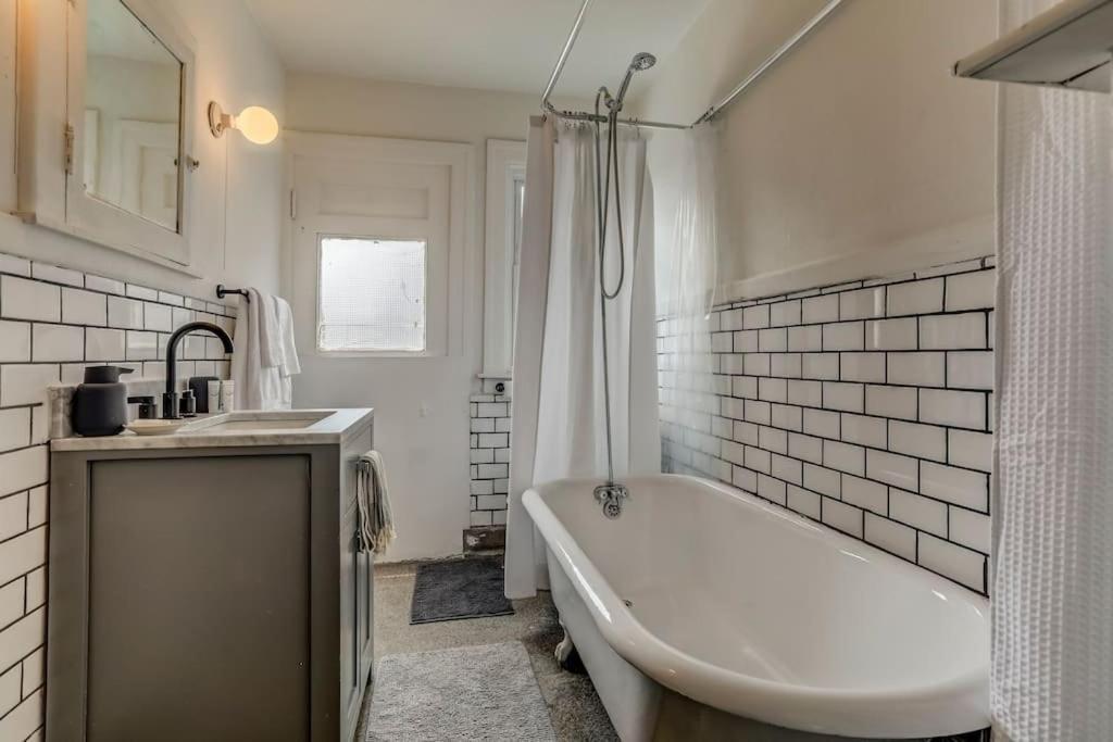Villa Luxe Mid-Century Styled Historic Townhouse #1 à Détroit Extérieur photo